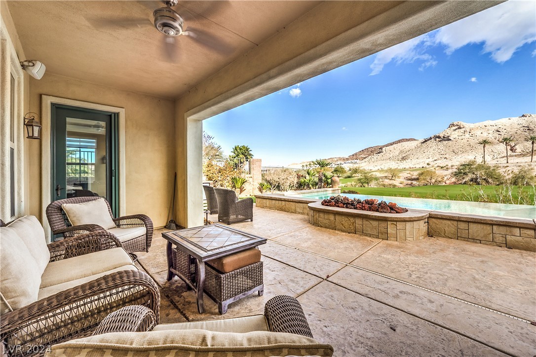 8 Serra Bellisima Court