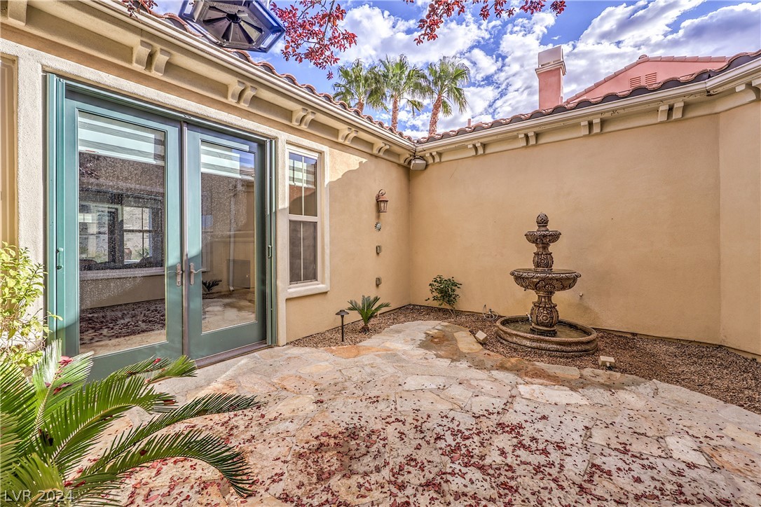 8 Serra Bellisima Court