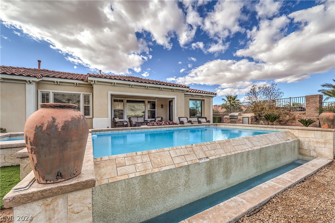 8 Serra Bellisima Court