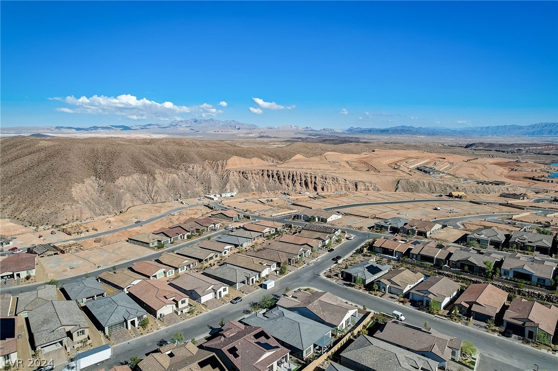 35 Autumn Palm Avenue