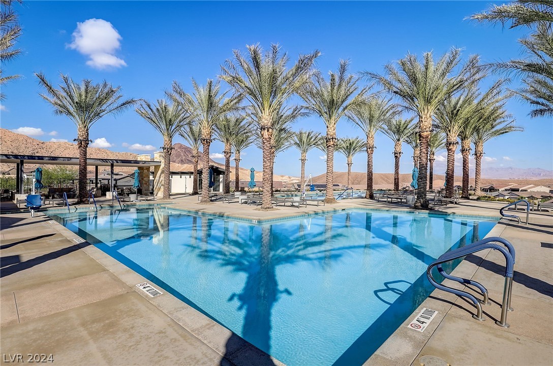 35 Autumn Palm Avenue