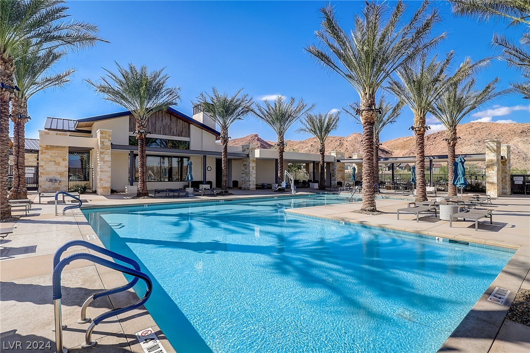 35 Autumn Palm Avenue