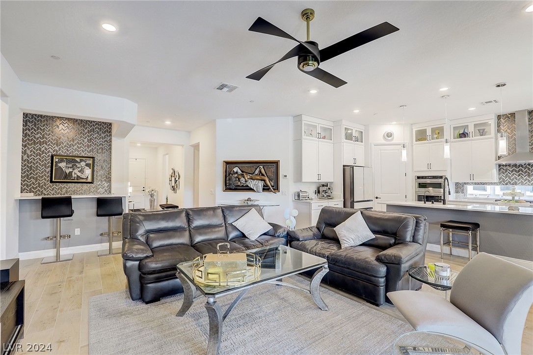 35 Autumn Palm Avenue