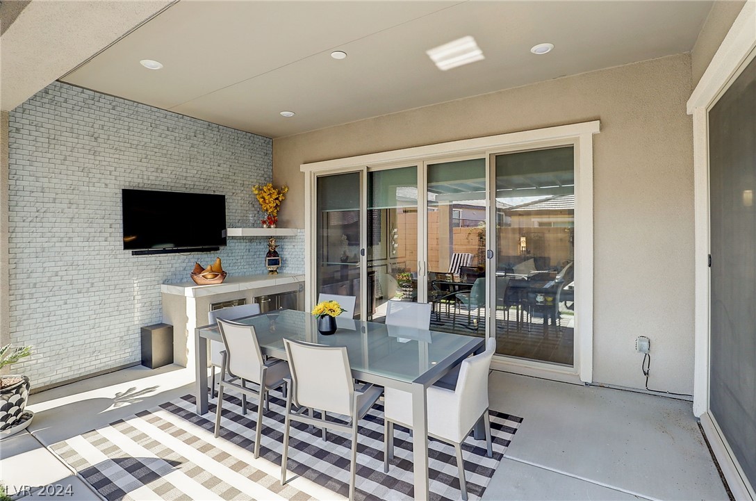 35 Autumn Palm Avenue