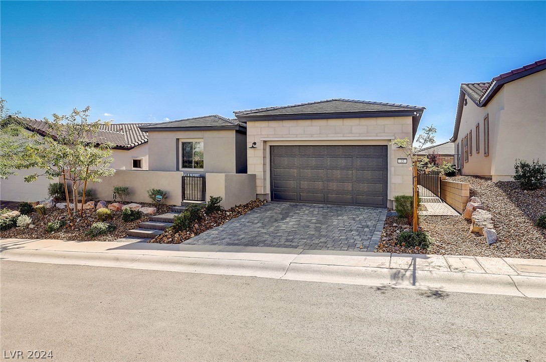 35 Autumn Palm Avenue