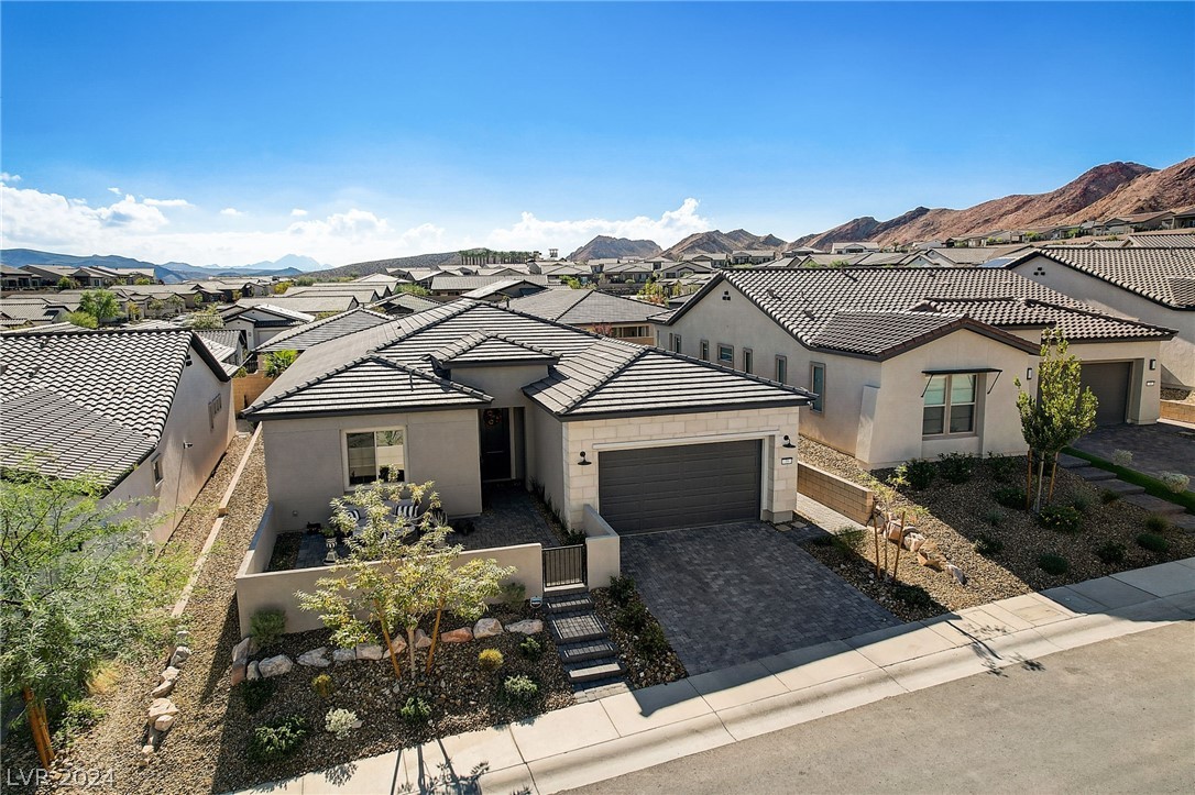 35 Autumn Palm Avenue