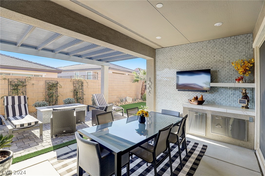 35 Autumn Palm Avenue