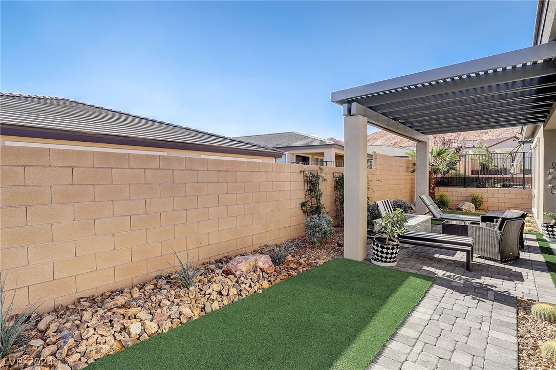 35 Autumn Palm Avenue