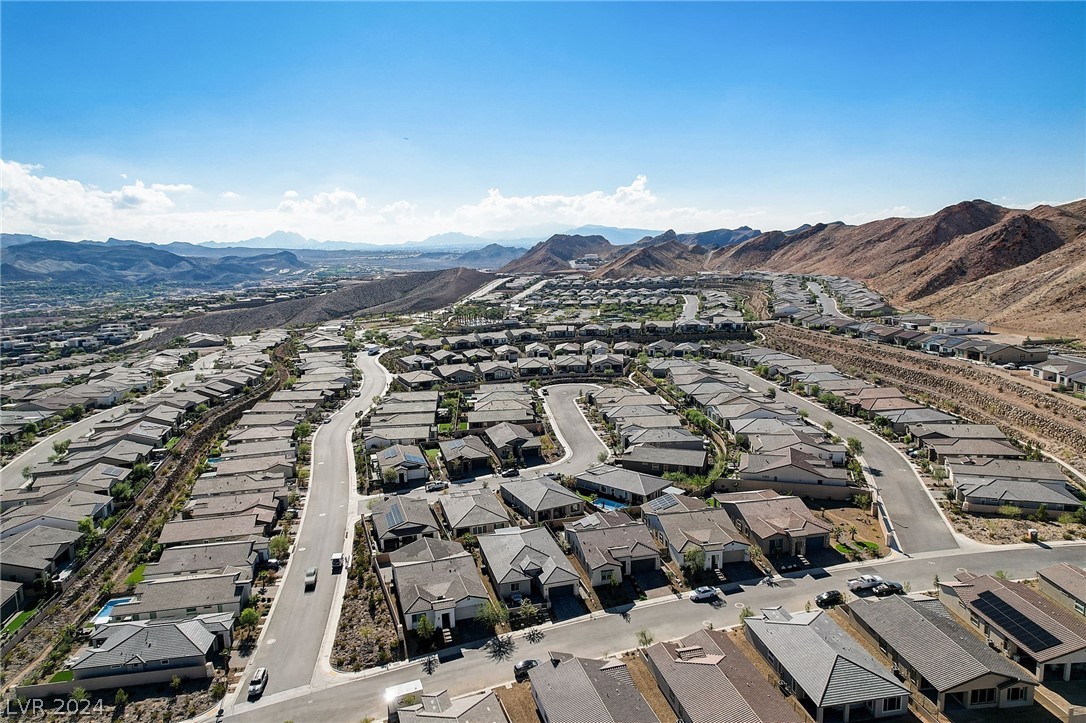 35 Autumn Palm Avenue