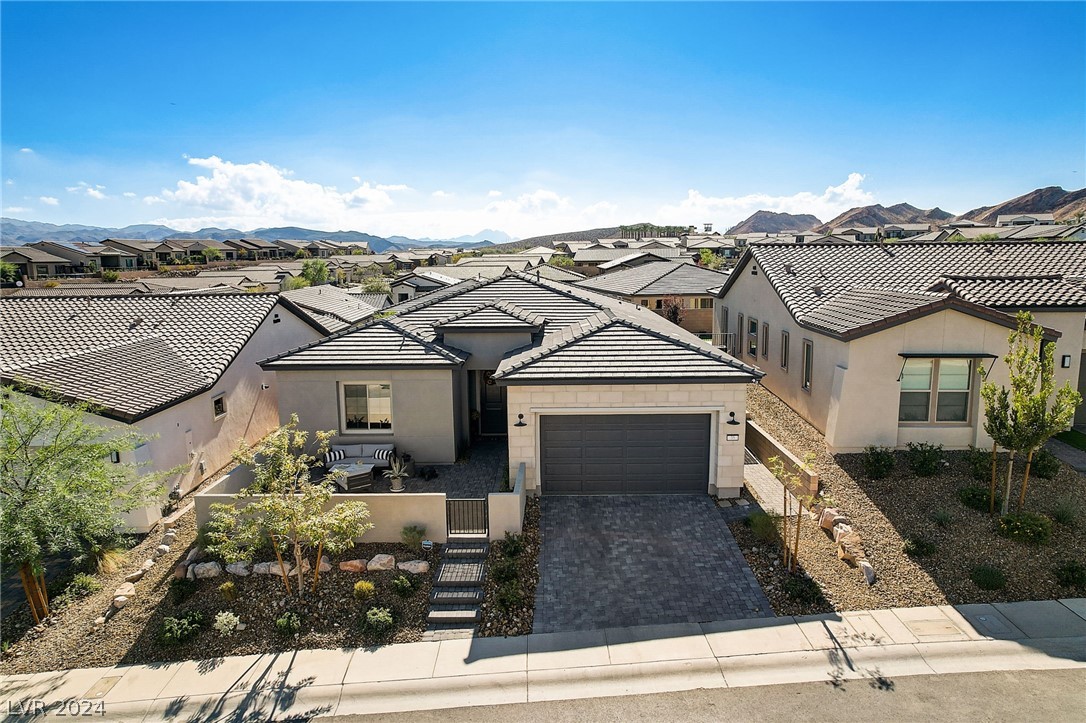 35 Autumn Palm Avenue