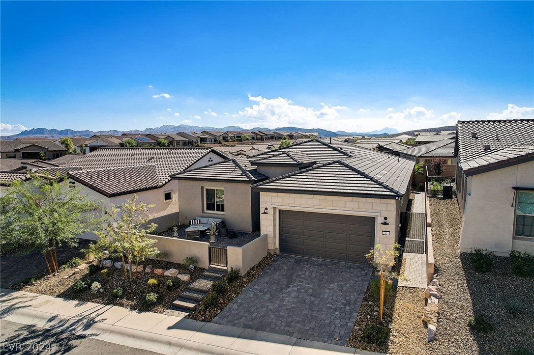 35 Autumn Palm Avenue