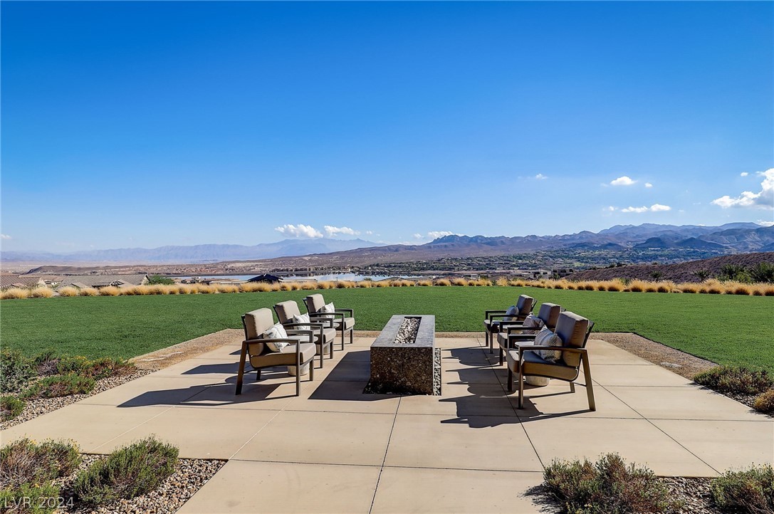 35 Autumn Palm Avenue