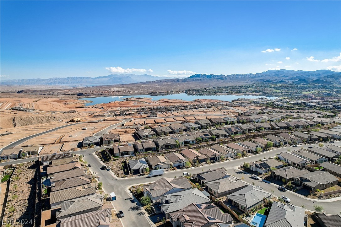 35 Autumn Palm Avenue