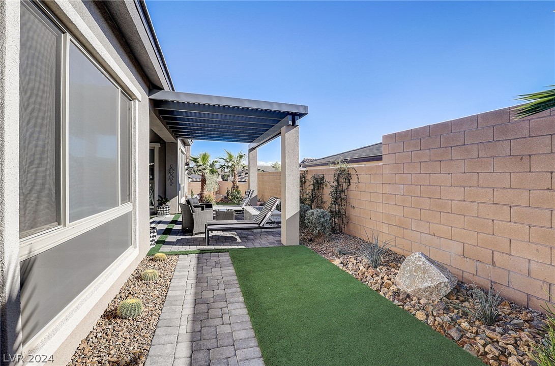 35 Autumn Palm Avenue