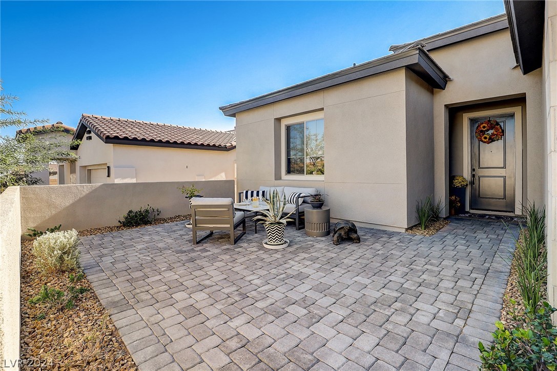 35 Autumn Palm Avenue