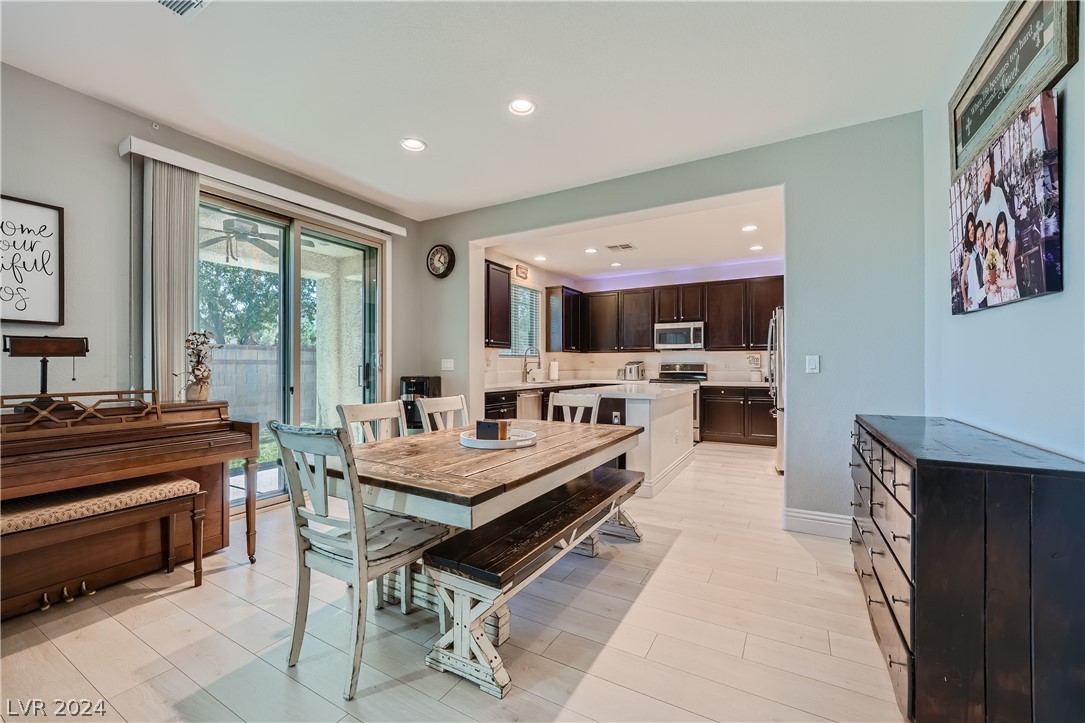 9637 Abbey Pond Avenue