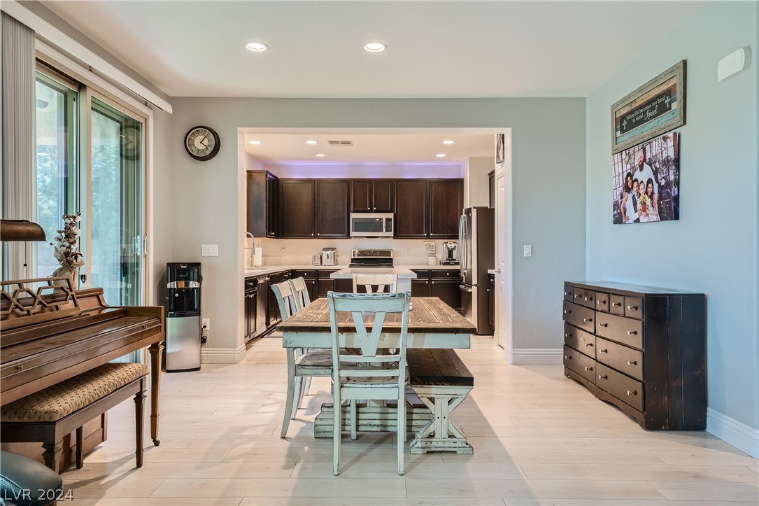 9637 Abbey Pond Avenue