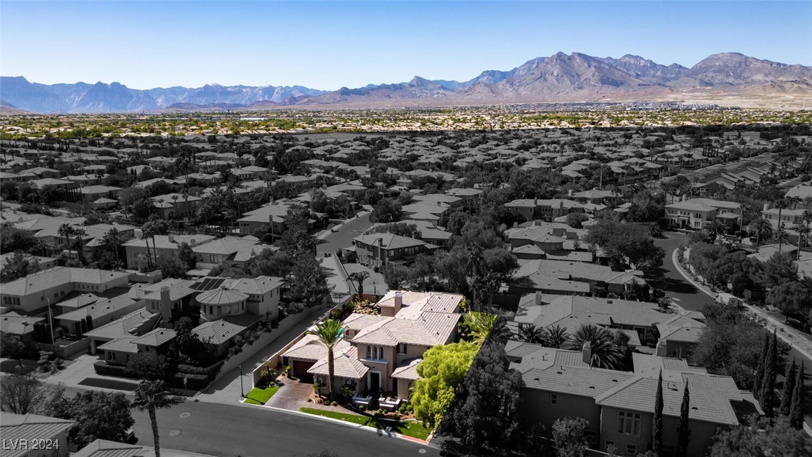 301 North Royal Ascot Drive