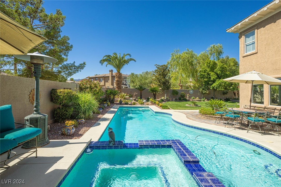 301 North Royal Ascot Drive