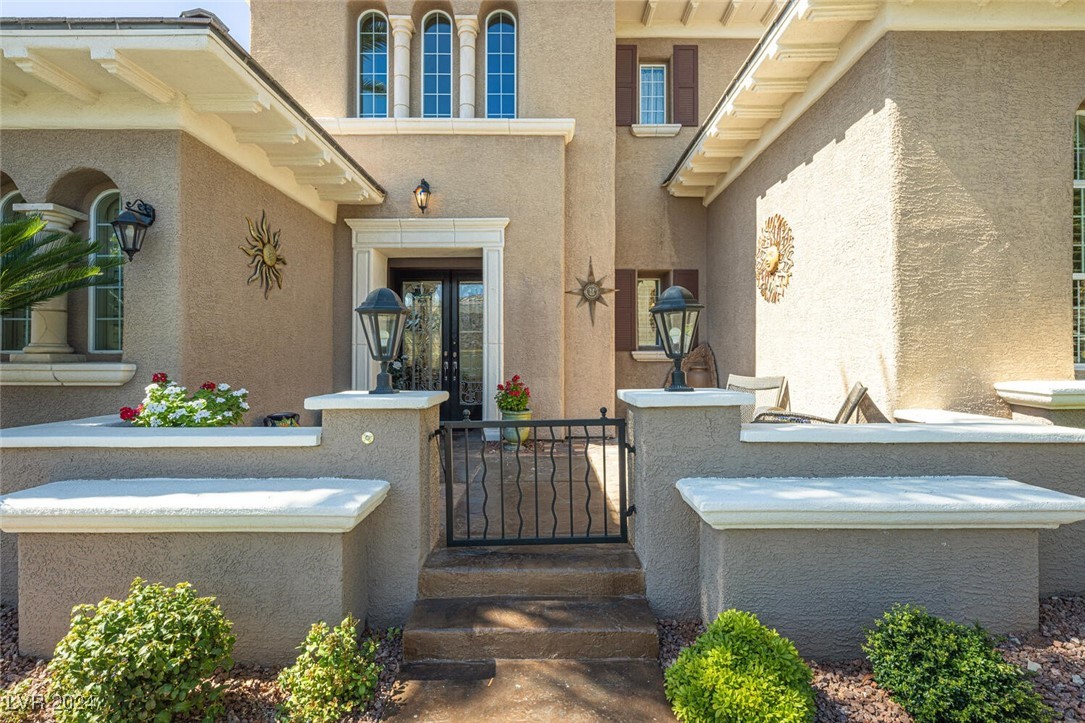 301 North Royal Ascot Drive