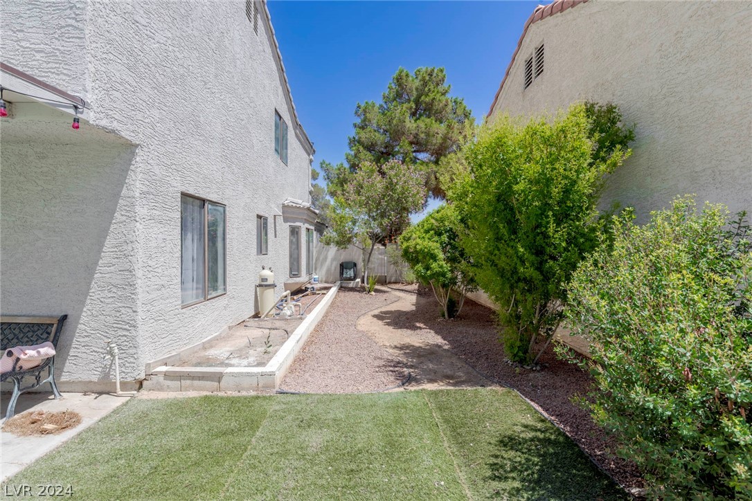 6641 Canyon Cove Way