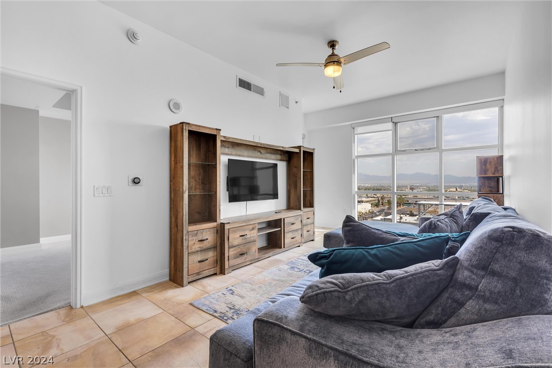 150 Las Vegas Boulevard 1020