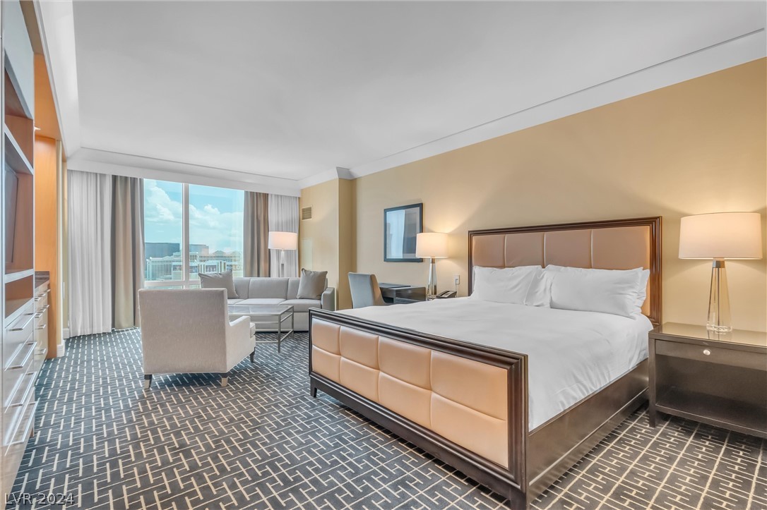 2000 North Fashion Show Drive 4303