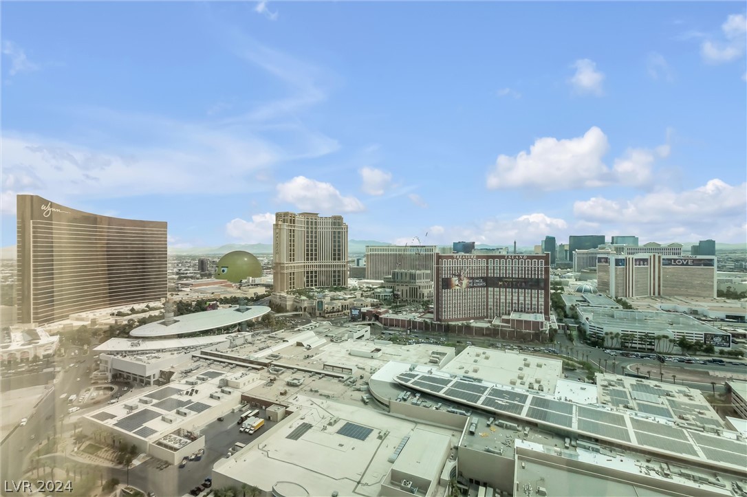 2000 North Fashion Show Drive 4303