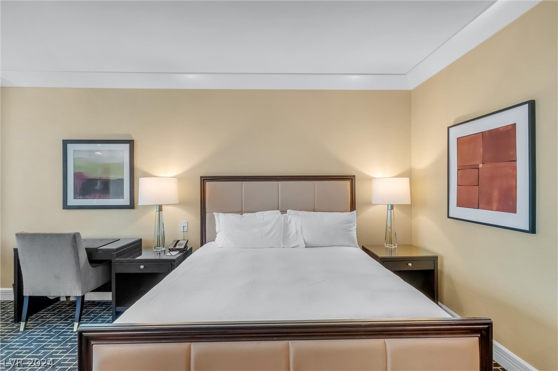 2000 North Fashion Show Drive 4303