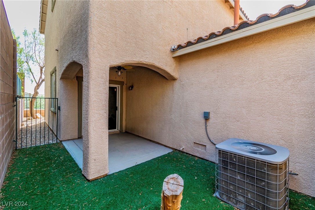 4042 Sparrow Rock Street