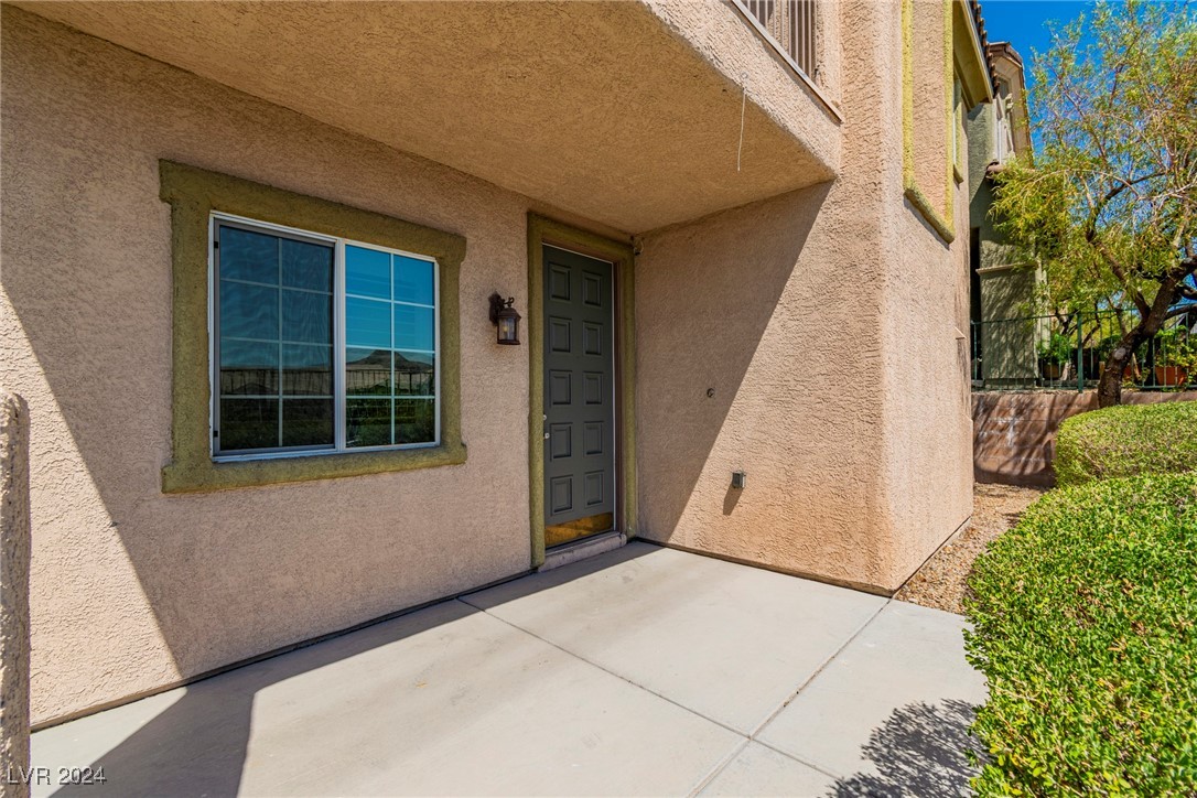 4042 Sparrow Rock Street