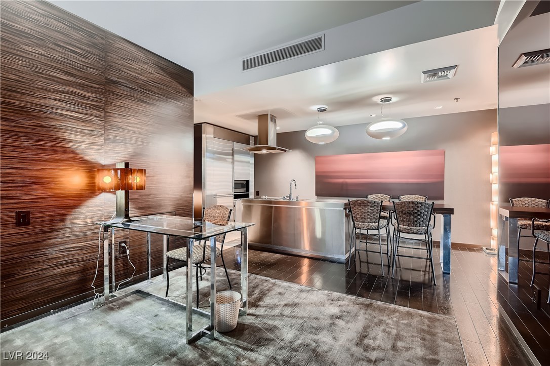 4381 West Flamingo Road 3902