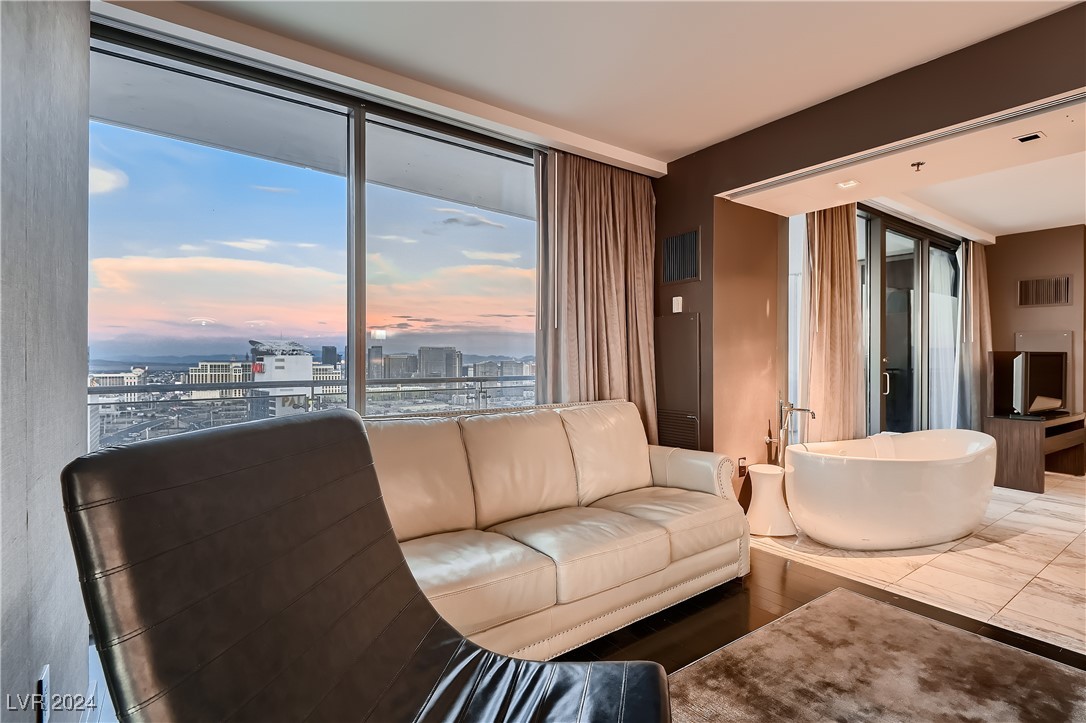 4381 West Flamingo Road 3902