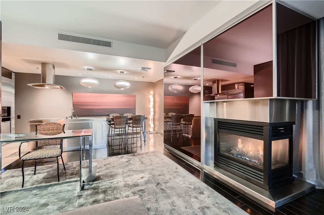 4381 West Flamingo Road 3902