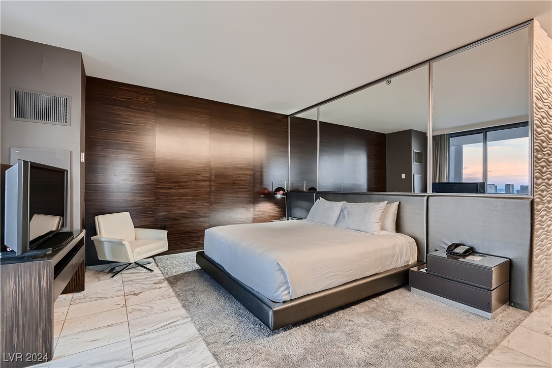 4381 West Flamingo Road 3902