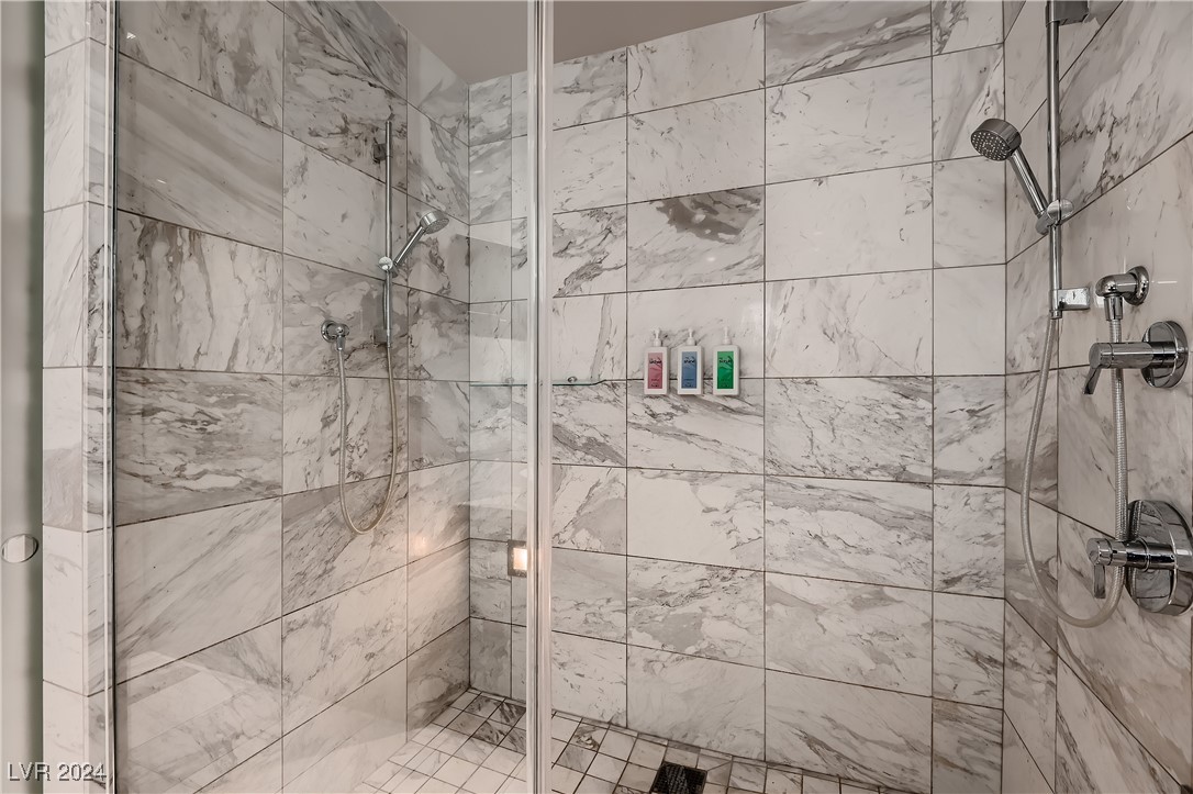 4381 West Flamingo Road 3902