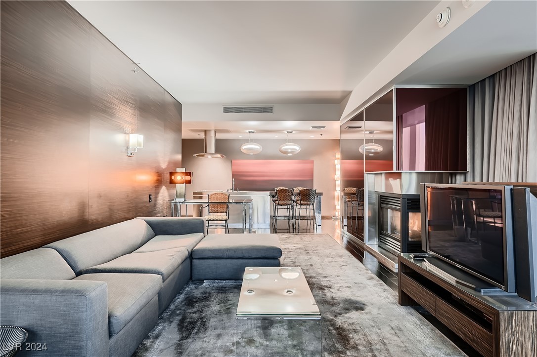 4381 West Flamingo Road 3902