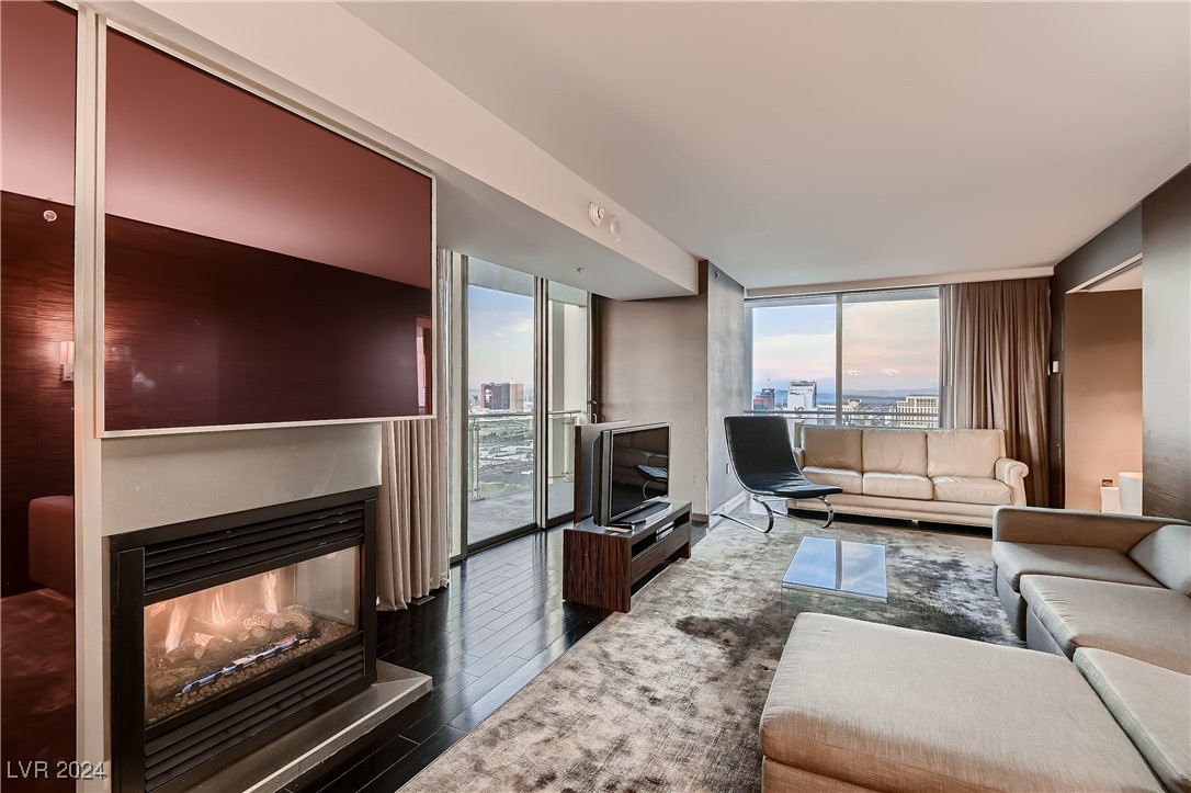 4381 West Flamingo Road 3902