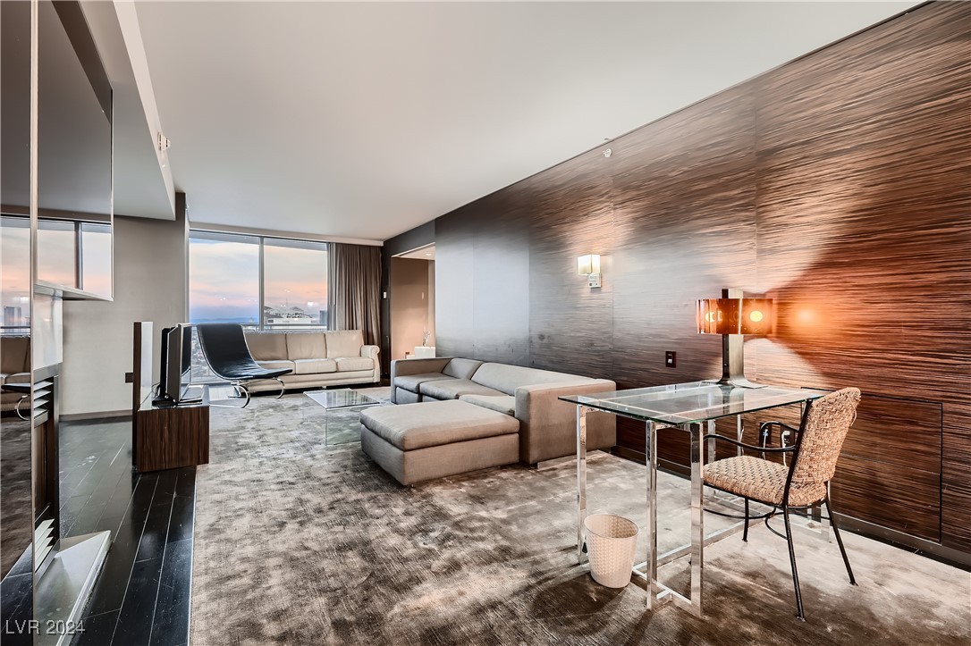 4381 West Flamingo Road 3902