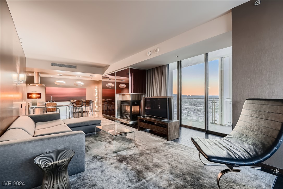 4381 West Flamingo Road 3902