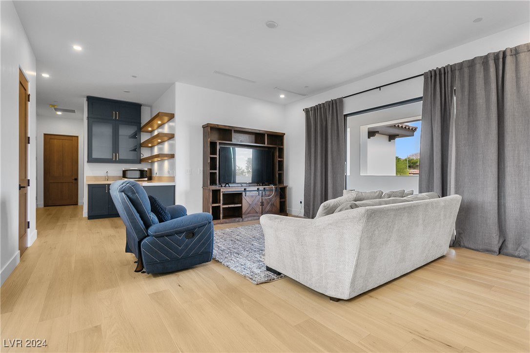 1090 rose quartz Road