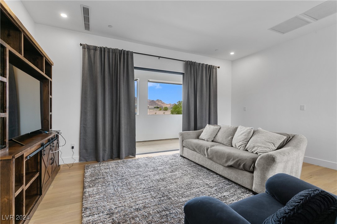 1090 rose quartz Road