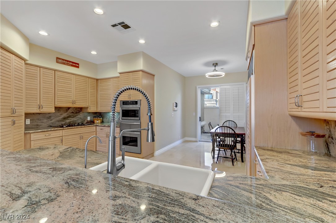 8225 Crow Valley Lane