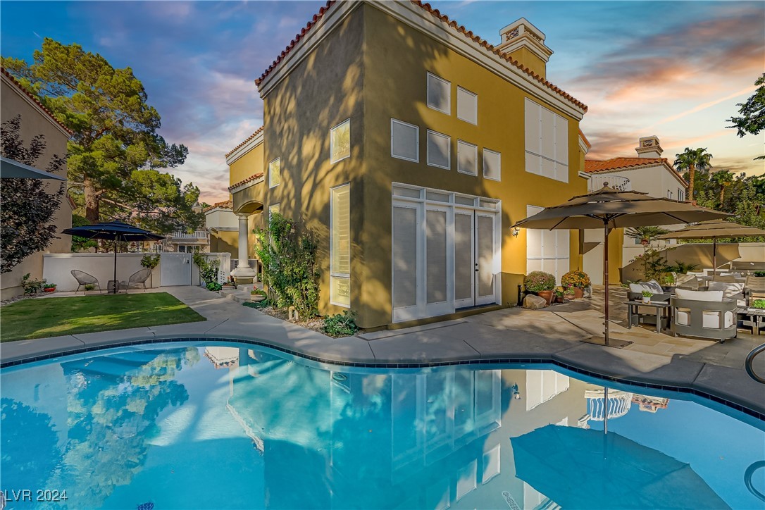 8225 Crow Valley Lane