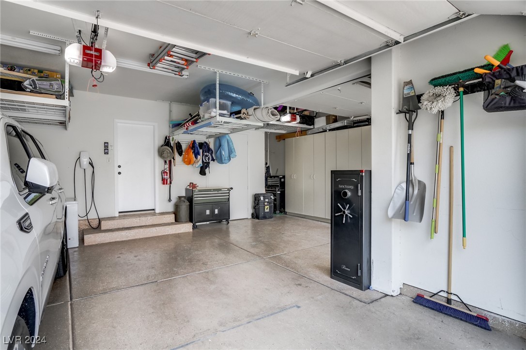 8225 Crow Valley Lane