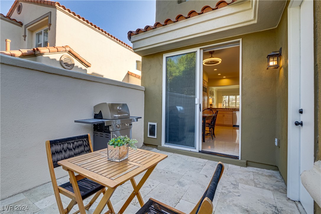 8225 Crow Valley Lane