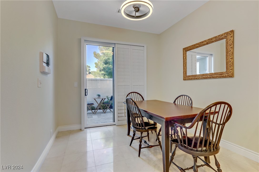 8225 Crow Valley Lane