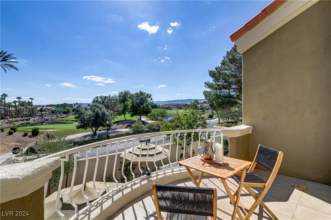 8225 Crow Valley Lane