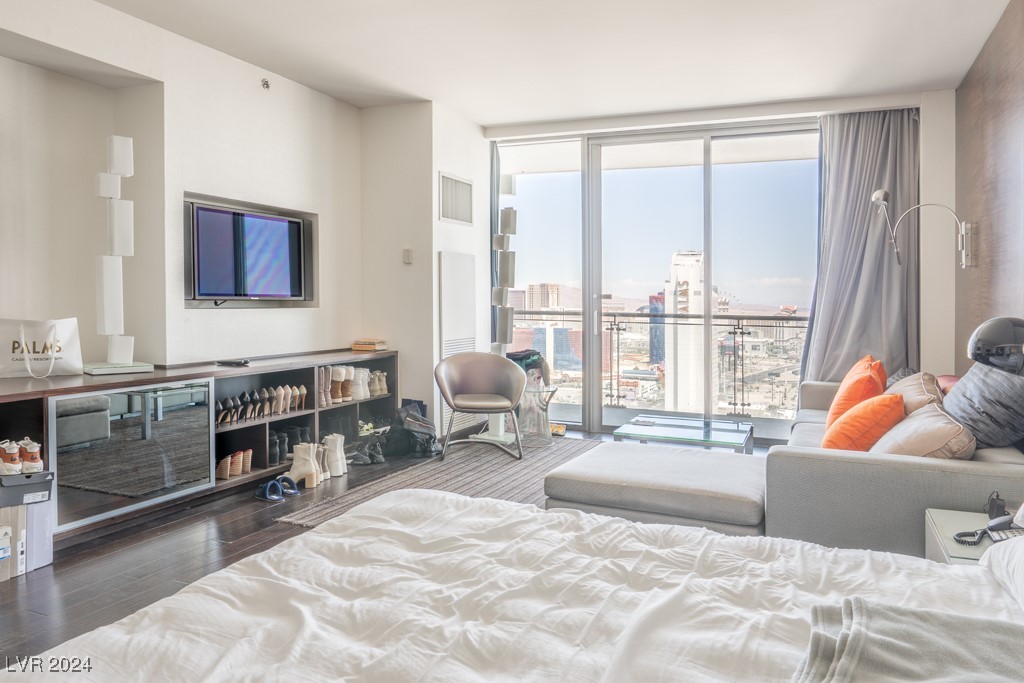 4381 West Flamingo Road 3208