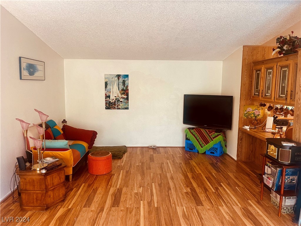 5675 Hobble Creek Drive